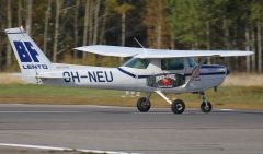 Reims/Cessna FA152 Aerobat OH-NEU, BF-Lento