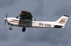 Cessna 172N Skyhawk II OH-COK  Salpauslento