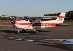 Cessna 172N Skyhawk II OH-COT Salpauslento