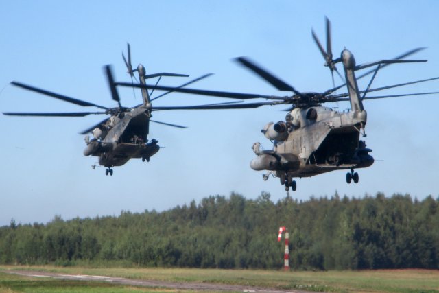 Sikorsky CH-53E Super Stallion, EG-20 ja EG-24, VMM-263 (REIN), EFHN, 2022-08-14