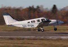 OH-PUH Piper PA-34-220T Seneca III / Patria Pilot Training