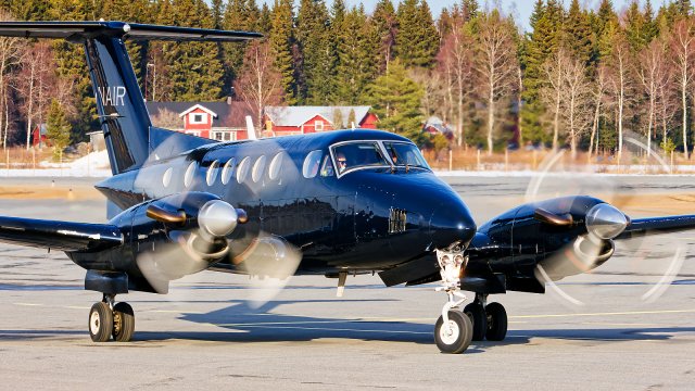 SE-LTL - Beechcraft B200 Super King Air - Jonair - 12.4.2023