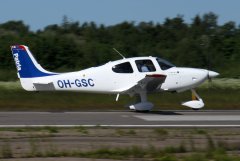 OH-GSC Cirrus SR22 G3 / Patria Pilot Training