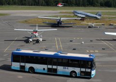 Malmi Airport shuttle bus / Various aircraft