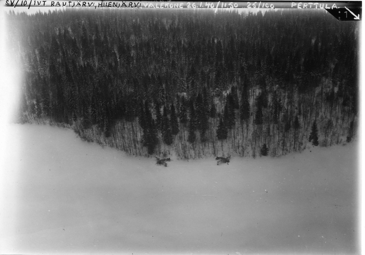 40-01-26 1150   PAUTJÄRVI, HIIENJÄRVI, VALEKONEET (crop).jpg