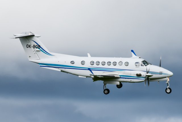 Airstream King Air 350 OK-BOB laskussa, 8.8.-23