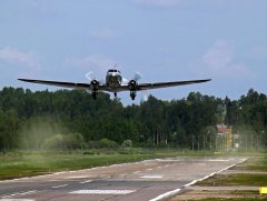 OH-LCH Douglas DC-3A / Airveteran / Crosswind takeoff