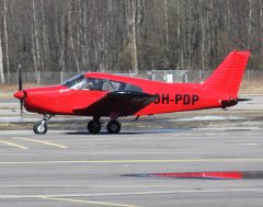 OH-PDP Piper PA-28-140 Cherokee F / Papan Pilotit