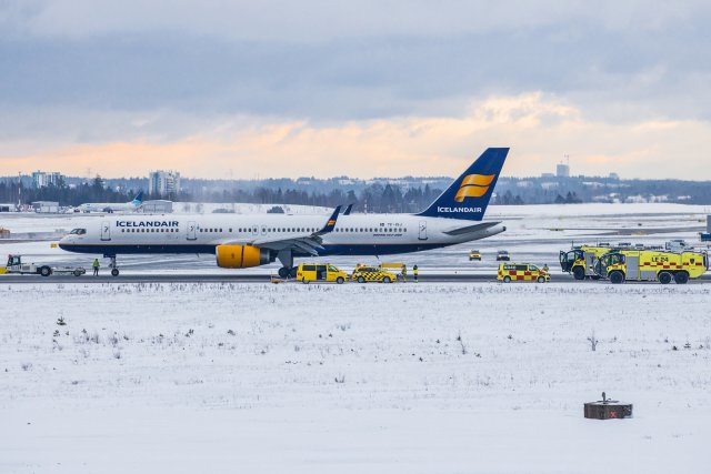 Icelandair Boeing 757-256(WL) TF-ISJ