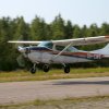 OH-CWE Cessna 182H Skylane / Vaasan Laskuvarjokerho / Alavudella 4.7. 2010