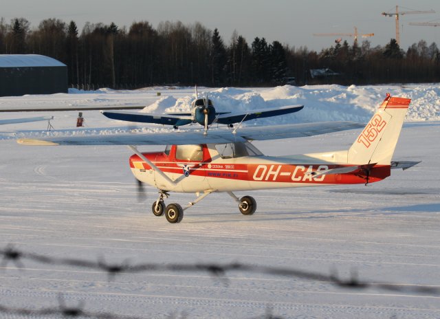 OH-CAO Cessna 152 II / Polyteknikkojen Ilmailukerho (PIK)