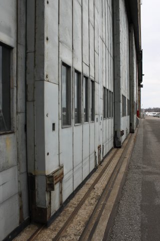 Malmi Airport Hangar 1 Doors, side view