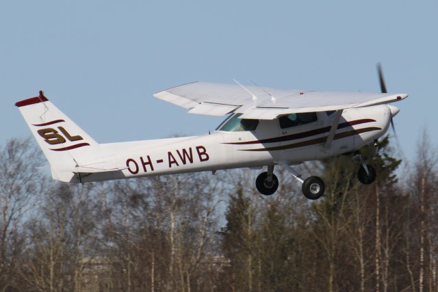 OH-AWB Cessna 152 / Salpauslento