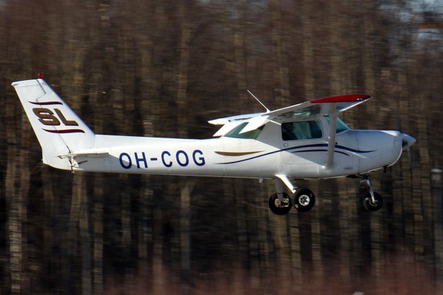 OH-COG Cessna 152 II / Salpauslento