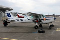 OH-NEU Reims-Cessna FA152 Aerobat / BF-Lento / Tiedown