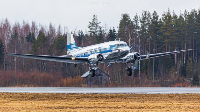 OH-LCH - Douglas DC-3 (C-53C Skytrooper) - DC-Yhdistys (Airveteran) - Vaasa EFVA 27.4.2024