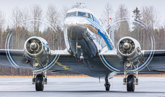 OH-LCH - Douglas DC-3 (C-53C Skytrooper) - DC-Yhdistys (Airveteran) - Vaasa EFVA 27.4.2024