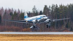 OH-LCH - Douglas DC-3 (C-53C Skytrooper) - DC-Yhdistys (Airveteran) - Vaasa EFVA 27.4.2024