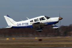 OH-PYW Piper PA-28-181 Archer II / Espoon Moottorilentäjät ESMO