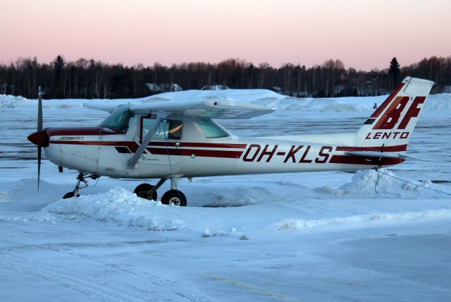 OH-KLS Cessna 152 II / BF-Lento