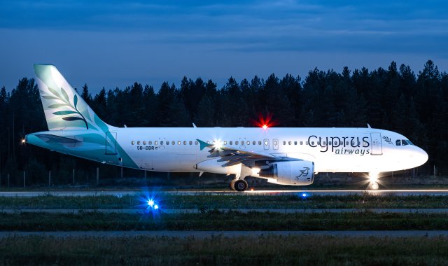 21.8. 5B-DDR - Airbus A320-214 - Cyprus Airways