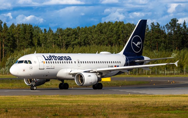 24.8. D-AIBL - Airbus A319-112 - Lufthansa