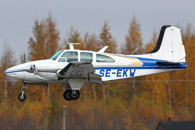 SE-EKW Beechcraft D95A Travel Air 14.10.2024