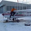 OH-KLS Cessna 152 II / BF-Lento / Pre-flight fuel check