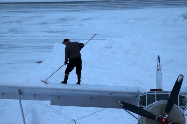 LY-ABY Antonov An-2TP / Lennuklubi Helsinki / snow removal