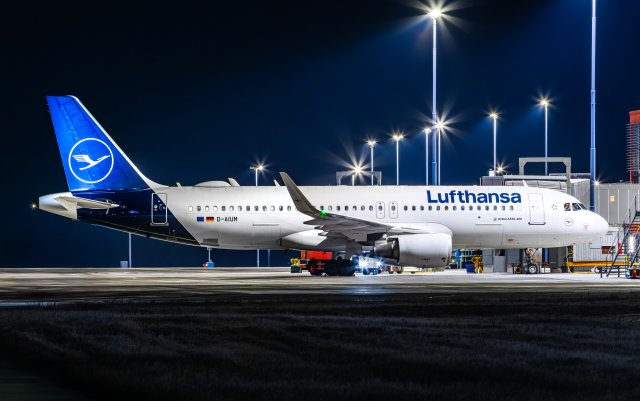 4.12. D-AIUM - Airbus A320-214 - Lufthansa