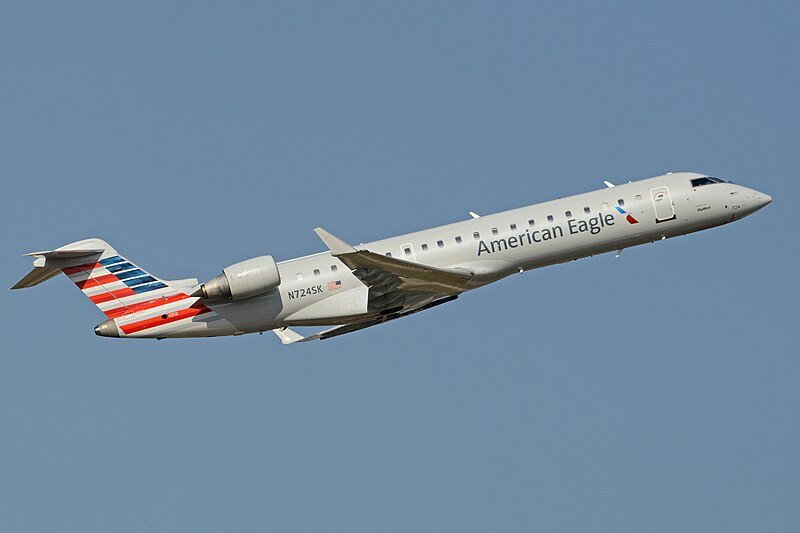 679b0ff1c707c_Bombardier_CRJ-700_N724SK_American_Eagle_(39833454094).jpg.7e8ef24bcf0dca0dd42ca23d0e9a6ccb.jpg