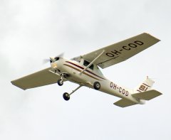 OH-COD Cessna 152 II / Salpauslento